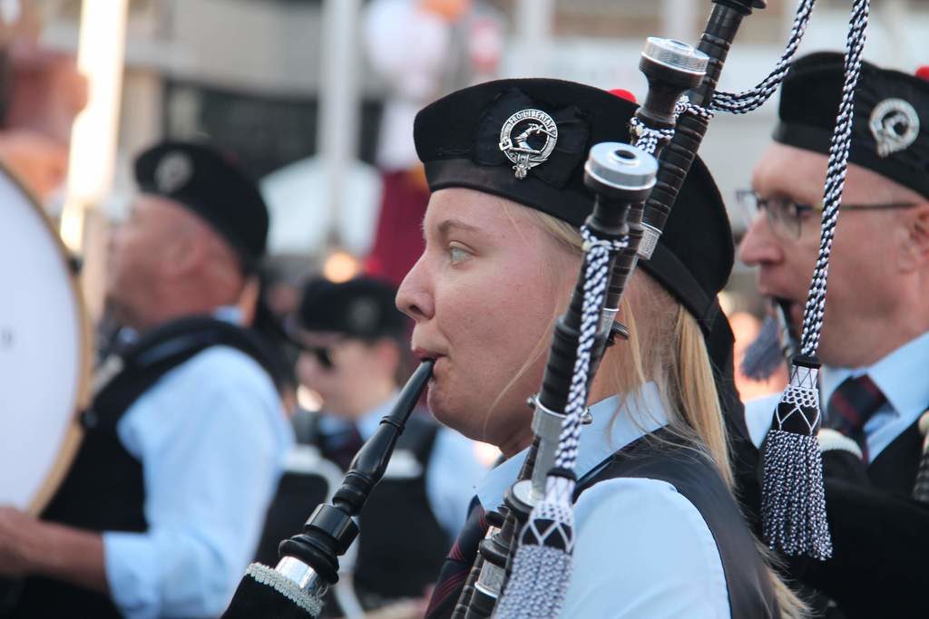 Wallace Pipe band op de 64ste jaartallendag