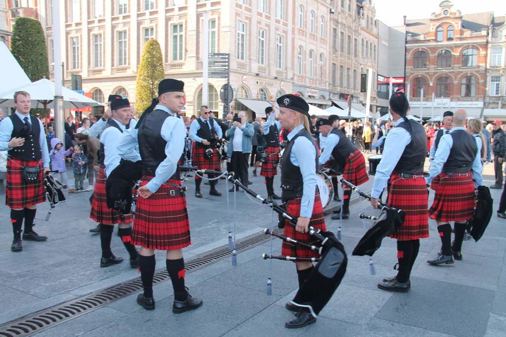 Wallace Pipe band op de 64ste jaartallendag